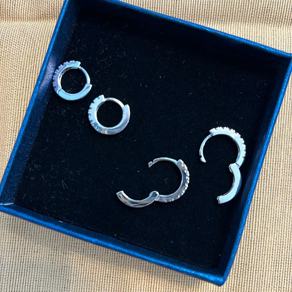 CZ- 2pair bar snap closure snug small hoop silver-tone earrings - Picture 4 of 10